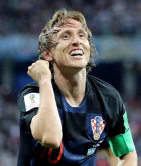 莫德里奇离队:皇马中场变革与领袖真空的双重困境