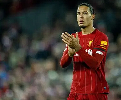 斯洛特赛前解密:利物浦战术调整与范戴克里程碑的双重聚焦